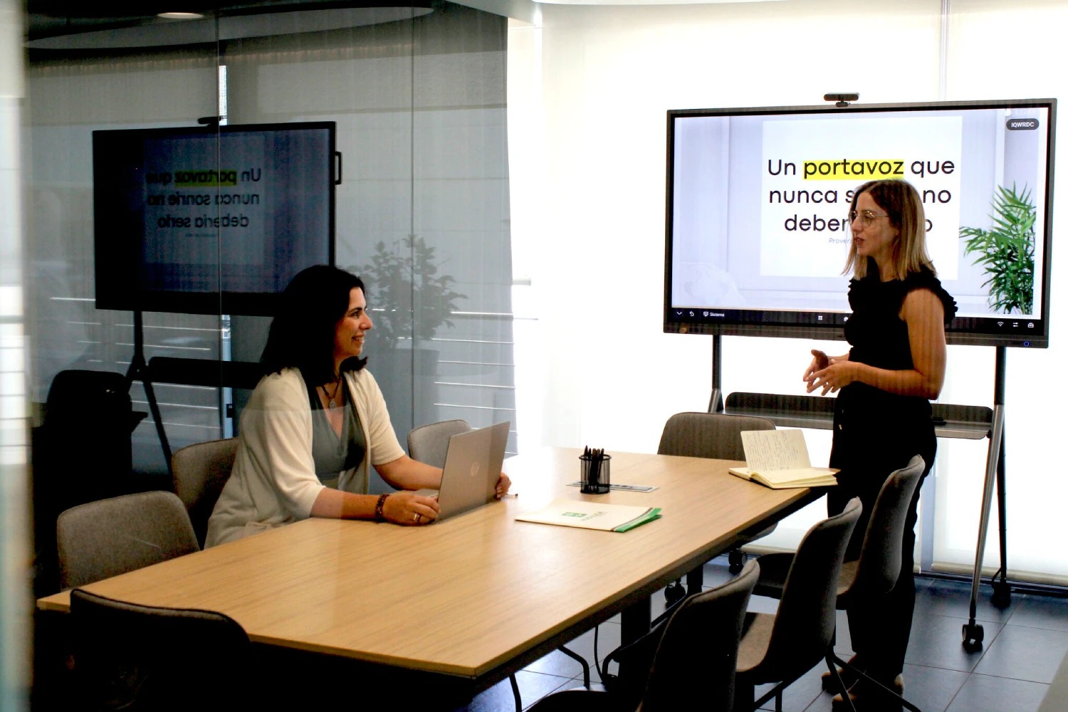 Inés Seisdedos | Cursos de oratoria y comunicación