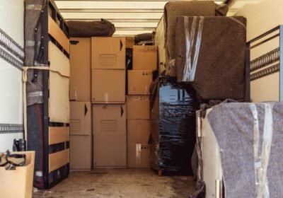 imgi_37_lot-boxes-packages-from-move-inside-truck_475667-2408