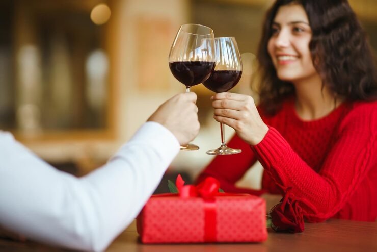 Cómo elegir un vino para regalar y acertar en cada ocasión